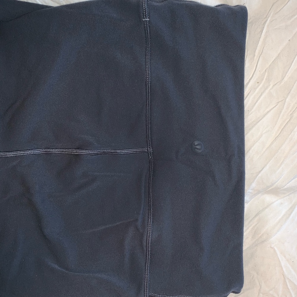 Lululemon size 6